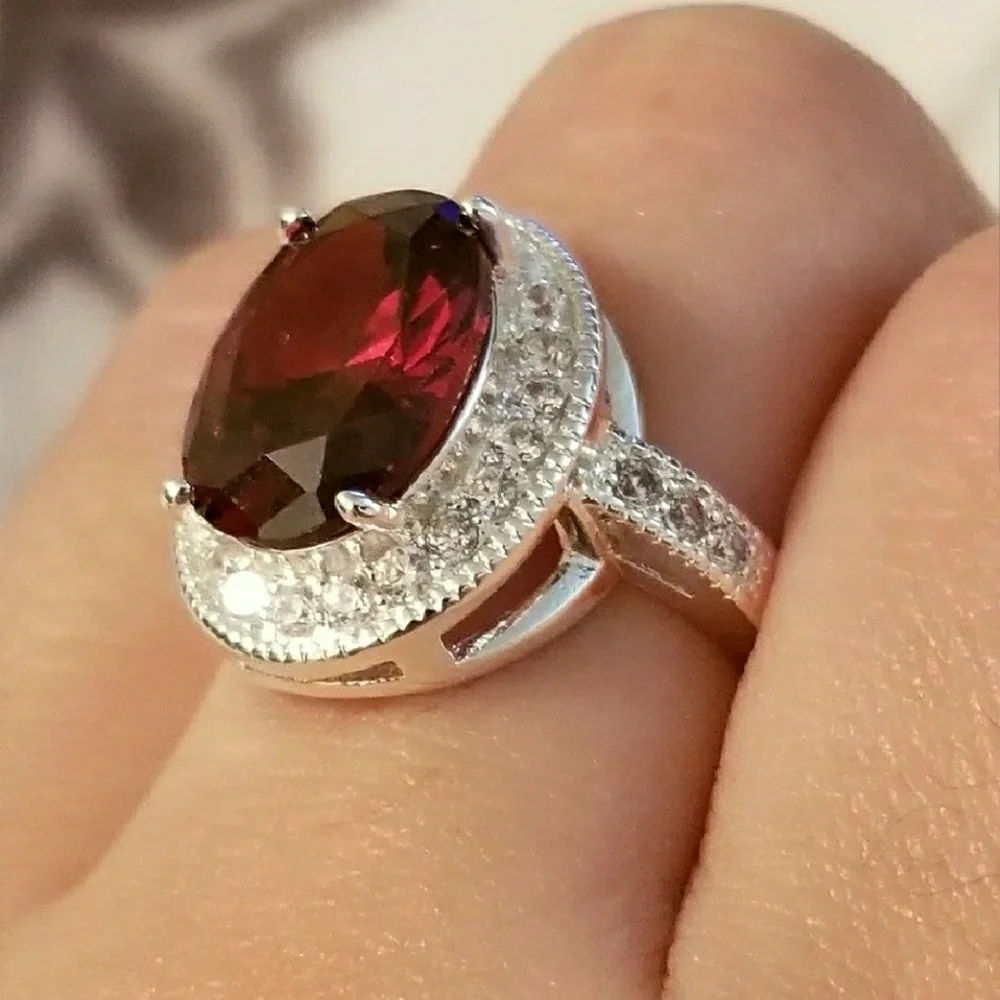 Copy Glamorous Red Oval Halo Ring